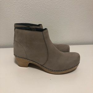 Dankso Maria size 37 leather upper clog booties